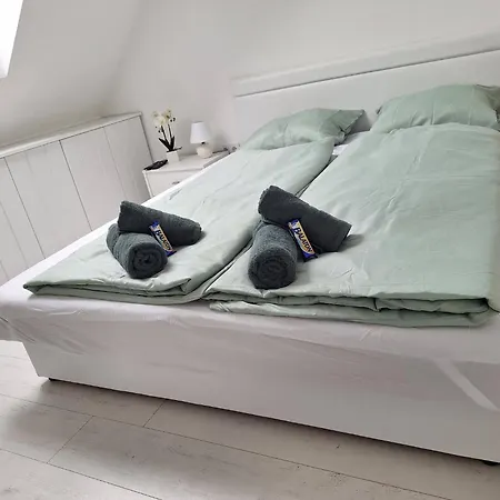 Lejlighed Menta Partkoezelben *