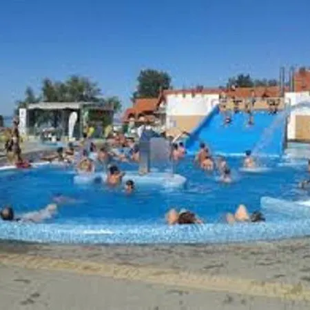 Menta Partkoezelben Lejlighed Balatonlelle